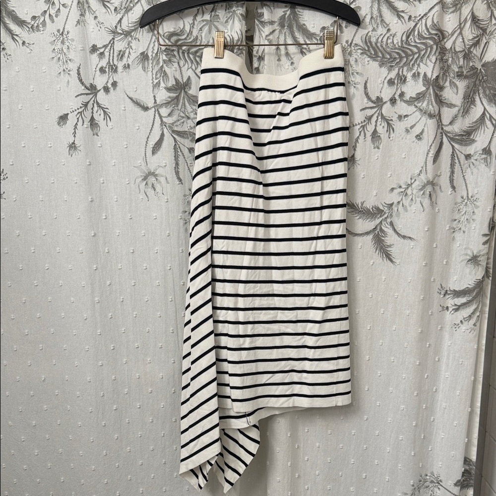 Club Monaco Asymmetrical Black and White Striped Skirt - Picture 4 of 6